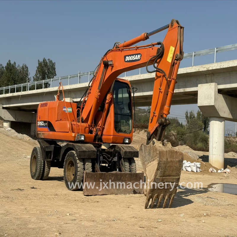 Doosan DH150W-7 Wheel Excavator - Image 3