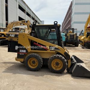 Alternative view of Caterpillar 226B Skid Steer Loader