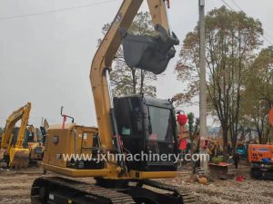 Front of the Caterpillar 307 hydraulic excavator