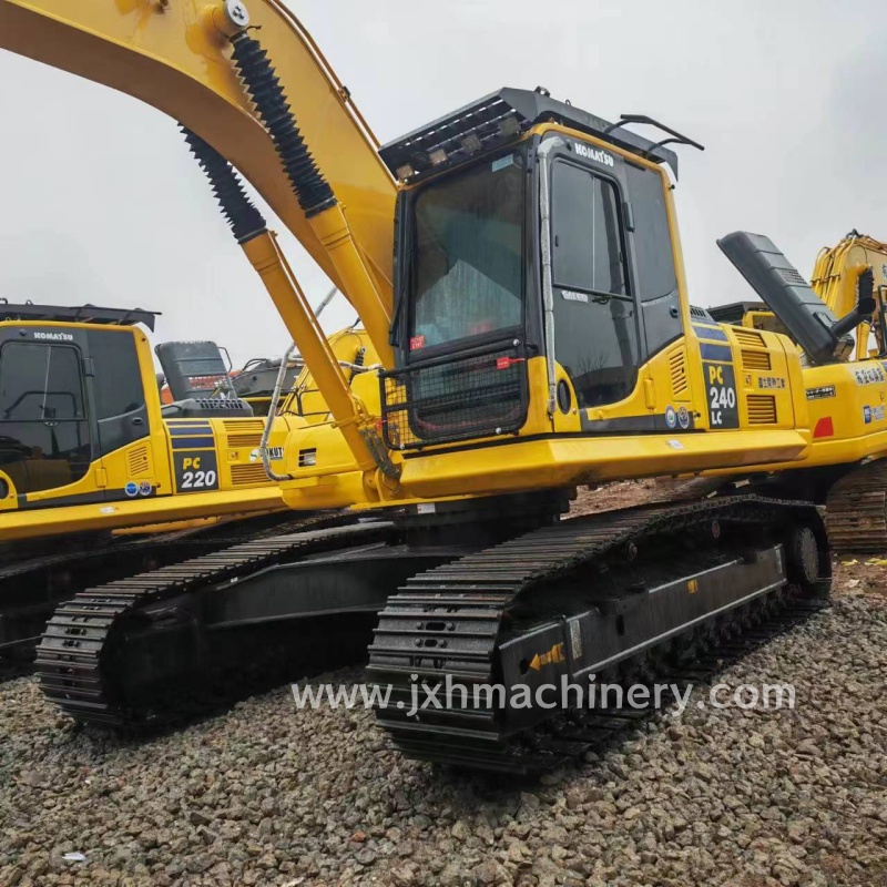Komatsu PC240LC Crawler Excavator - Image 3