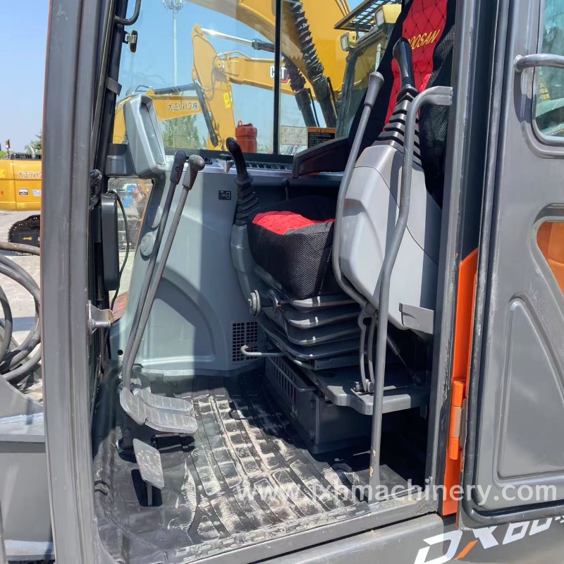 Doosan DX60-9C Crawler Excavator - Image 4