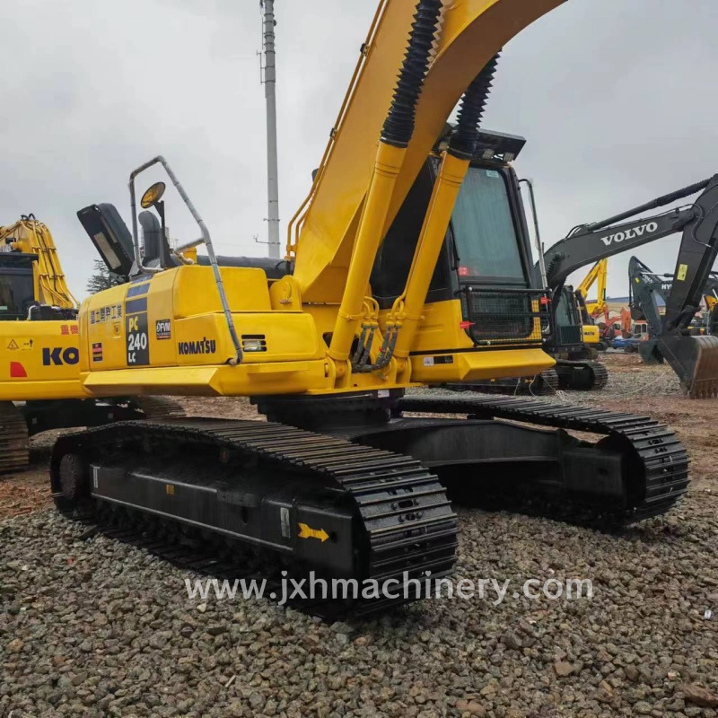 Komatsu PC240LC Crawler Excavator - Image 5