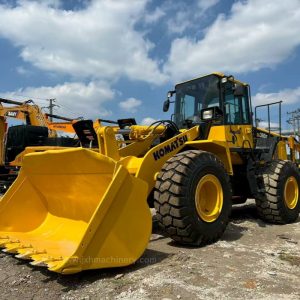 Alternative view of Komatsu WA380 Loader