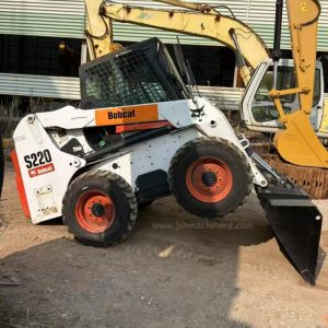 Alternative view of Bobcat S220 Skid Steer Loader