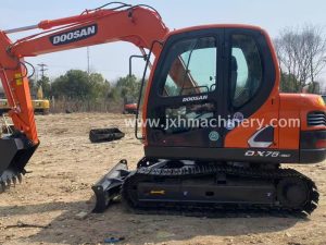 Doosan DX75 Crawler Excavator