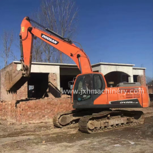 Alternative view of Doosan DH225-7 Crawler Excavator