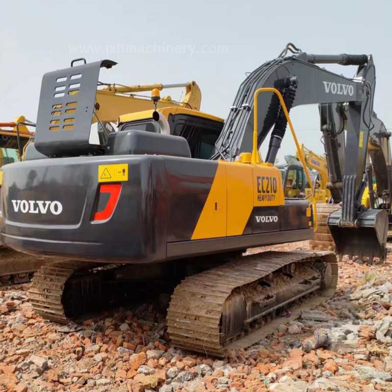 Volvo EC210 Crawler Excavator - Image 2
