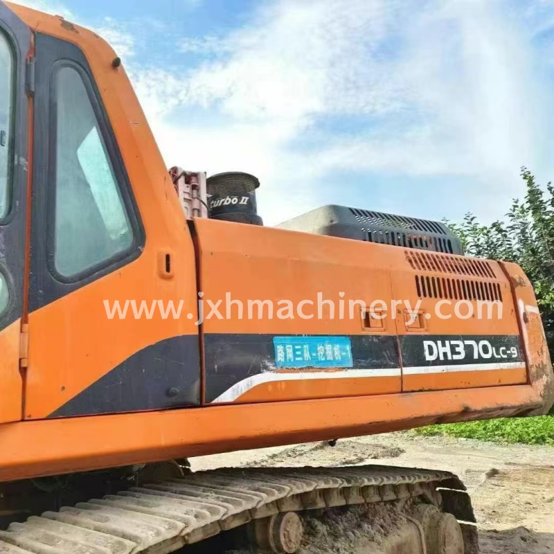 Doosan DH370LC-9 Crawler Excavator - Image 4