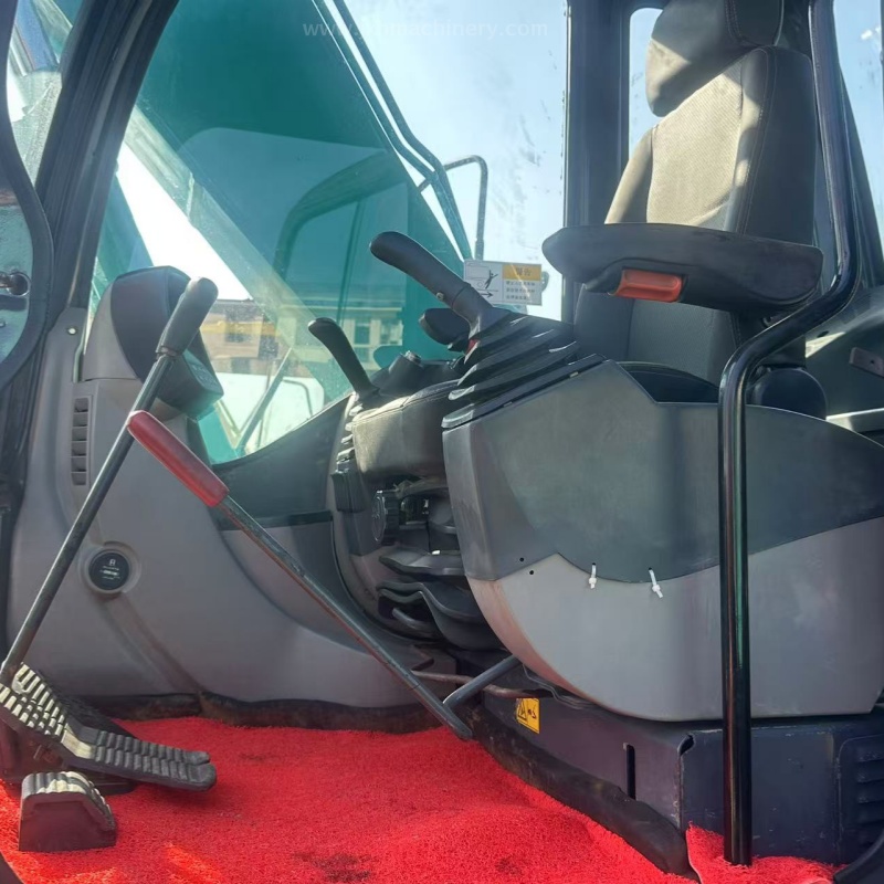 Kobelco 130-8 Crawler Excavator - Image 4