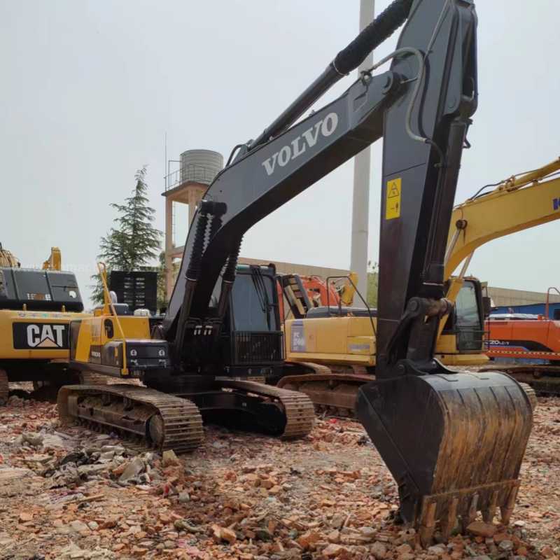 Volvo EC210 Crawler Excavator - Image 4