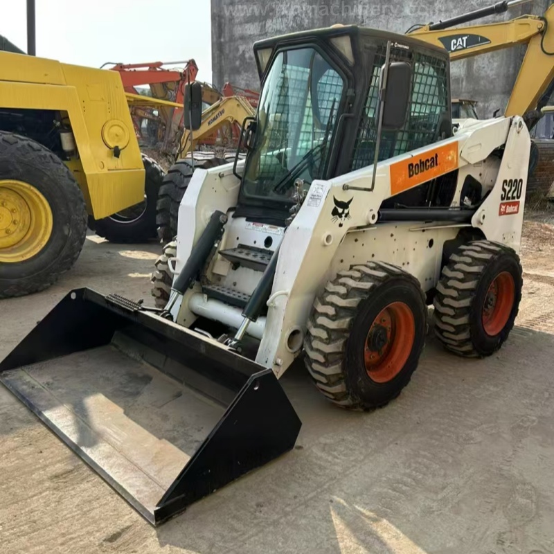 Bobcat S220 Skid Steer Loader - Image 4