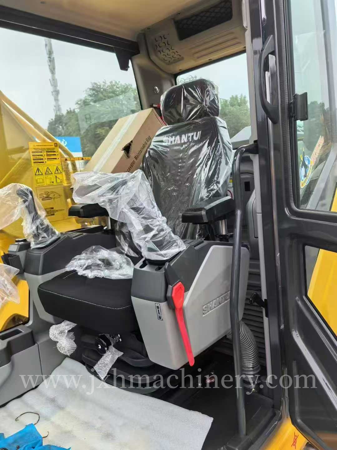 Shantui SE205 Excavator - Image 7