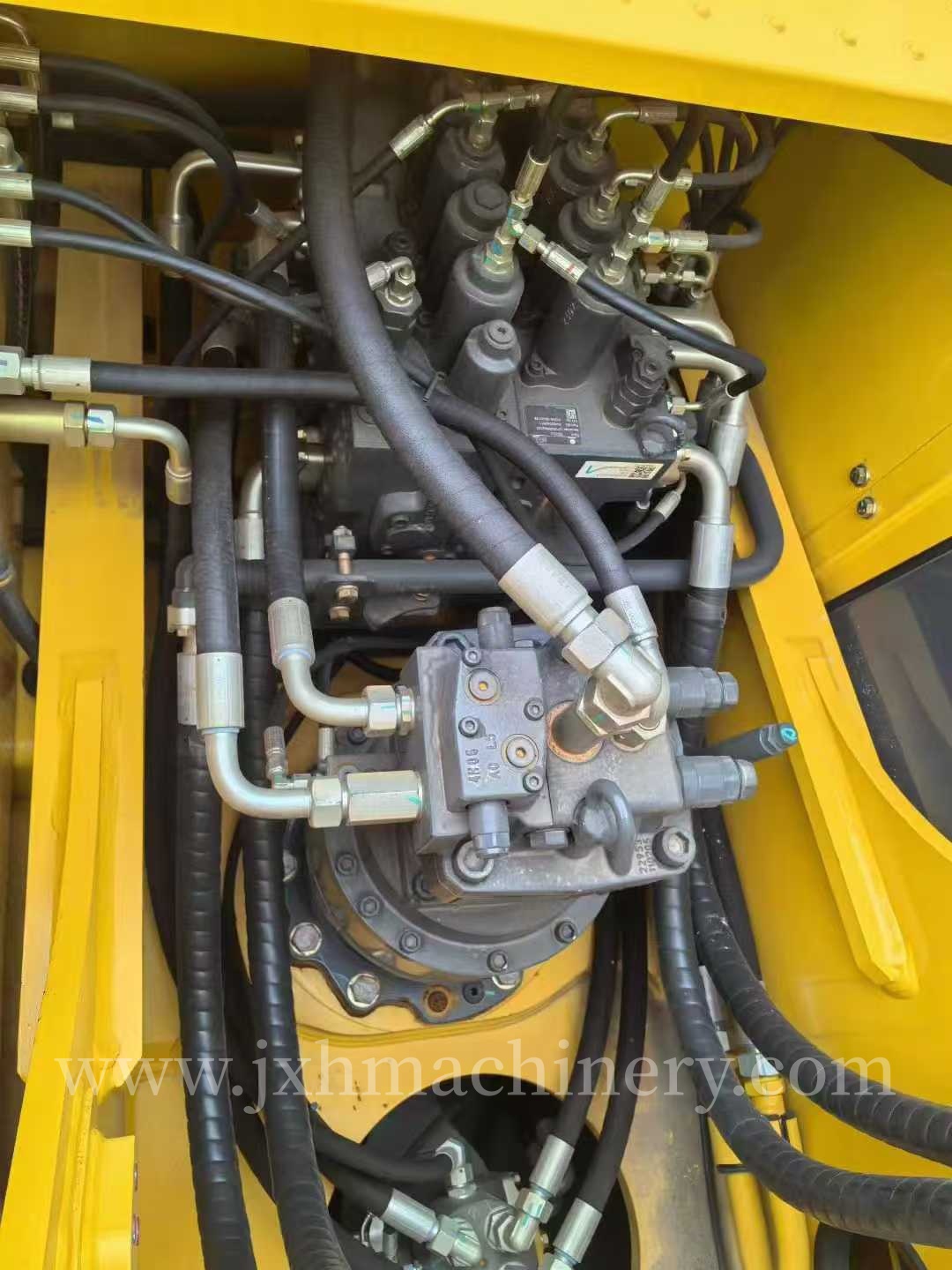 Shantui SE205 Excavator - Image 4