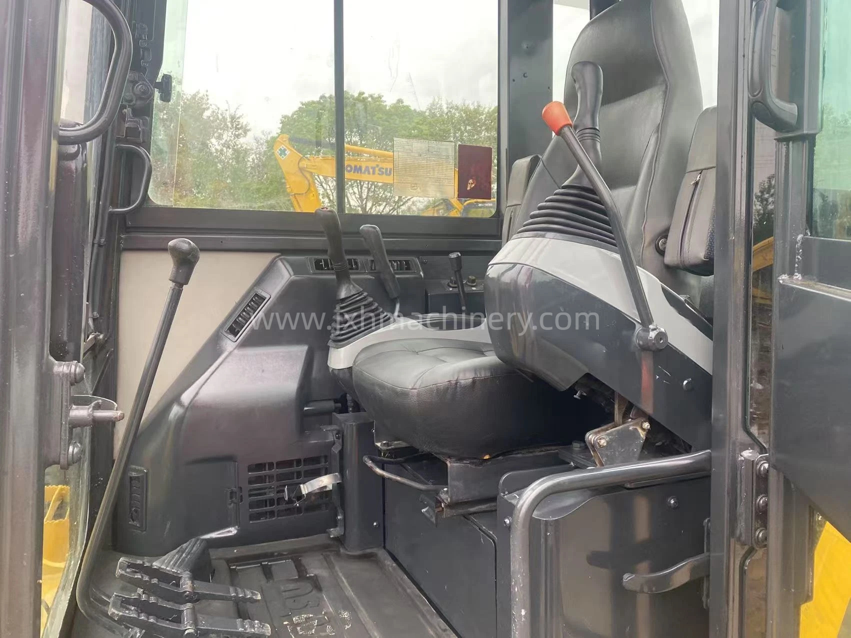 Komatsu PC56 Crawler Excavator - Image 6