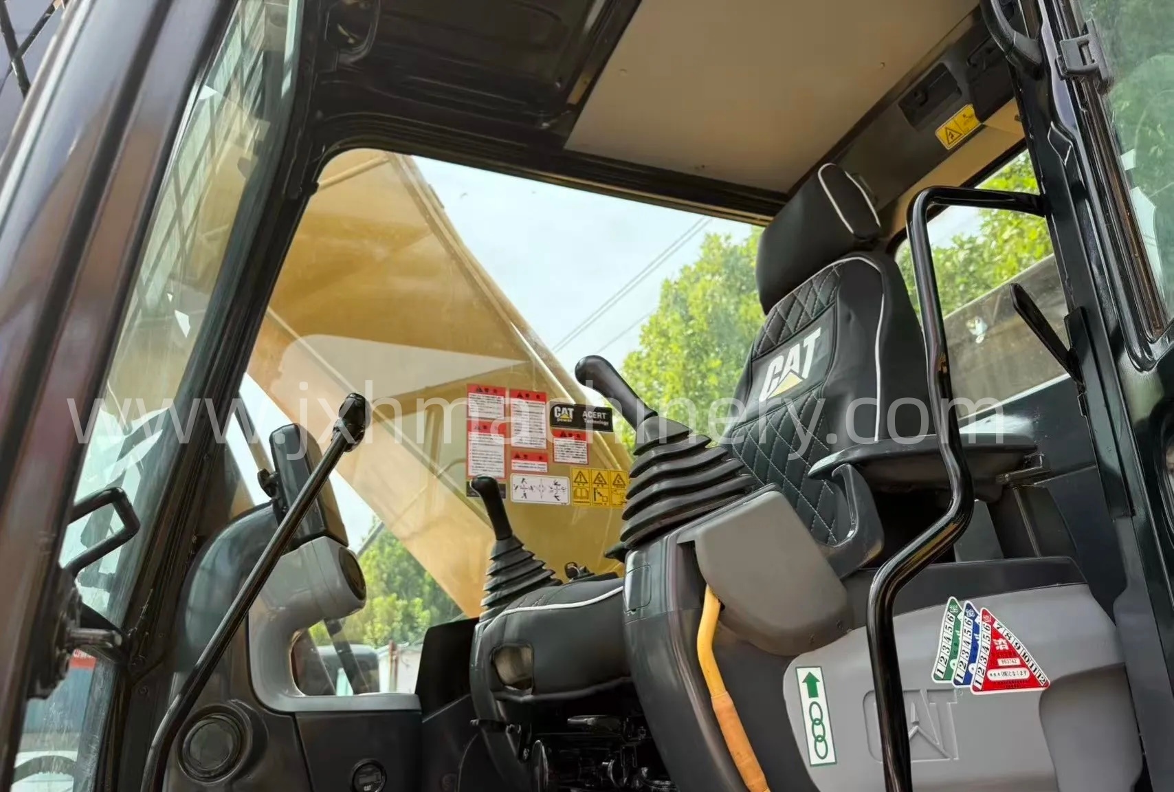 Caterpillar brand CAT 324D excavator - Image 5