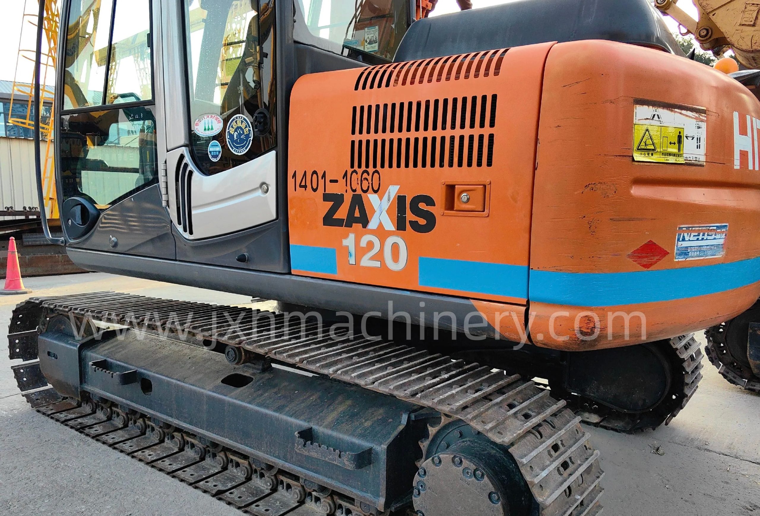 Used Hitachi 120-3 used middle size crawler excavator on discount - Image 5