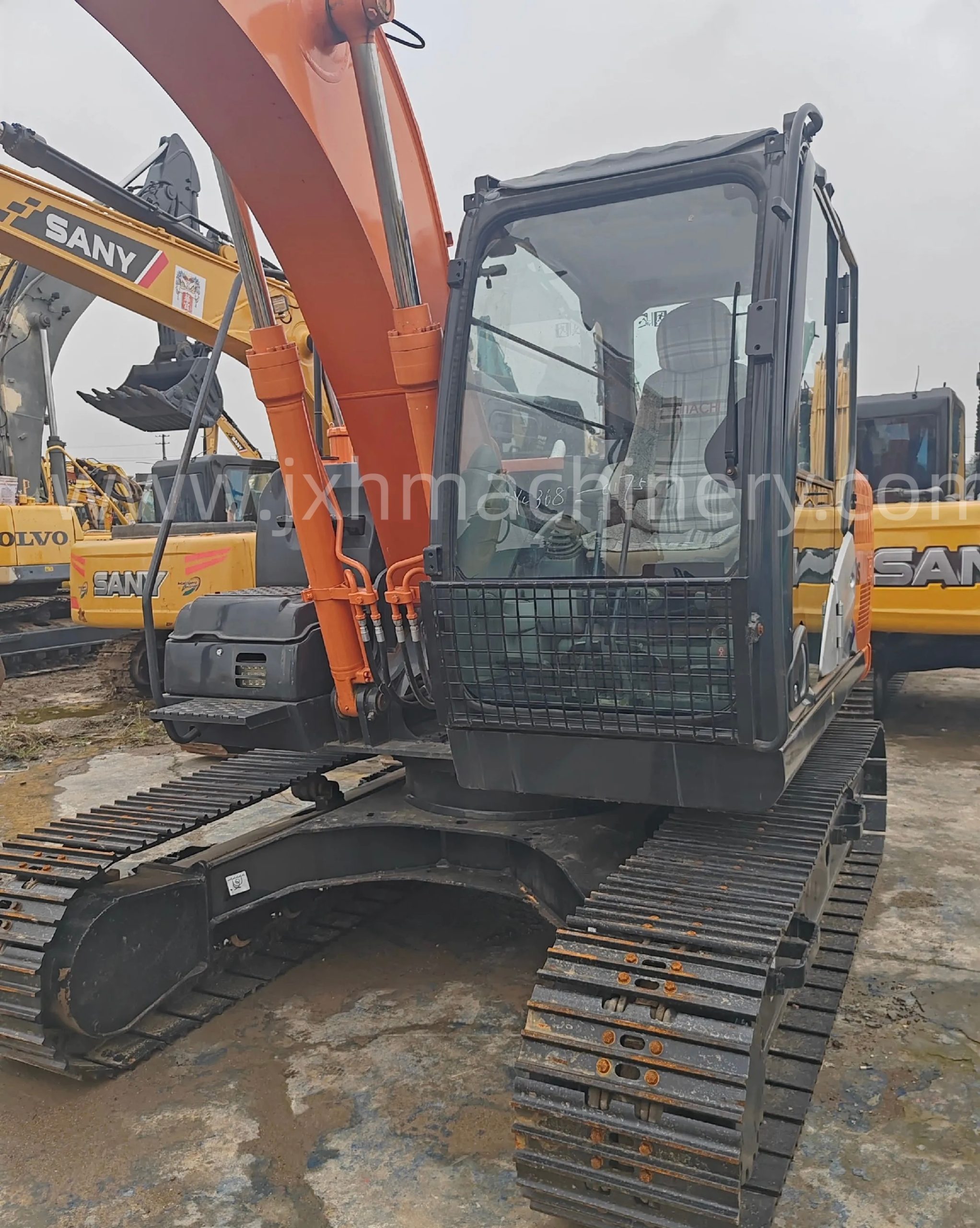 Used Hitachi 130-5A used crawler excavator for sale - Image 4