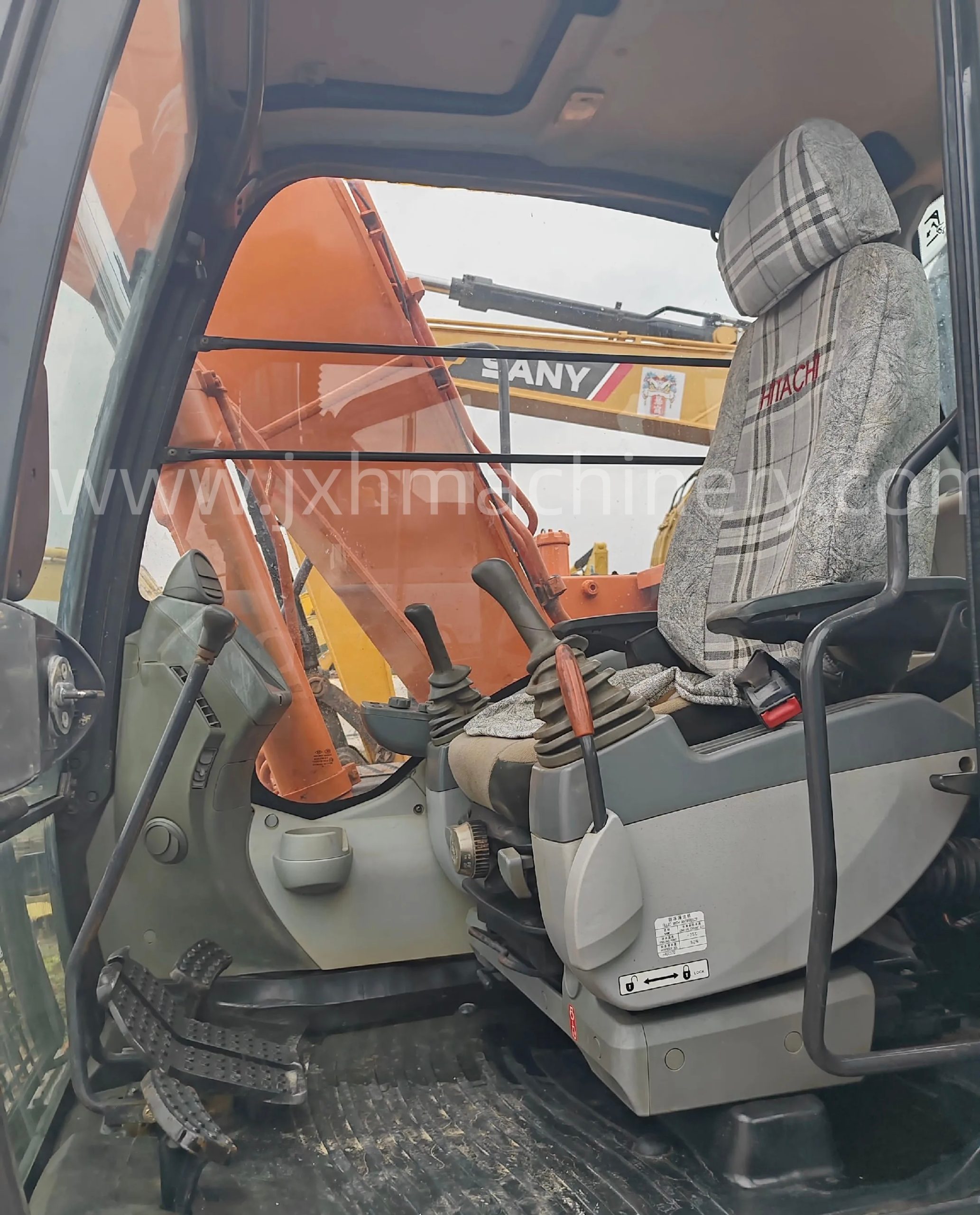 Used Hitachi 130-5A used crawler excavator for sale - Image 6