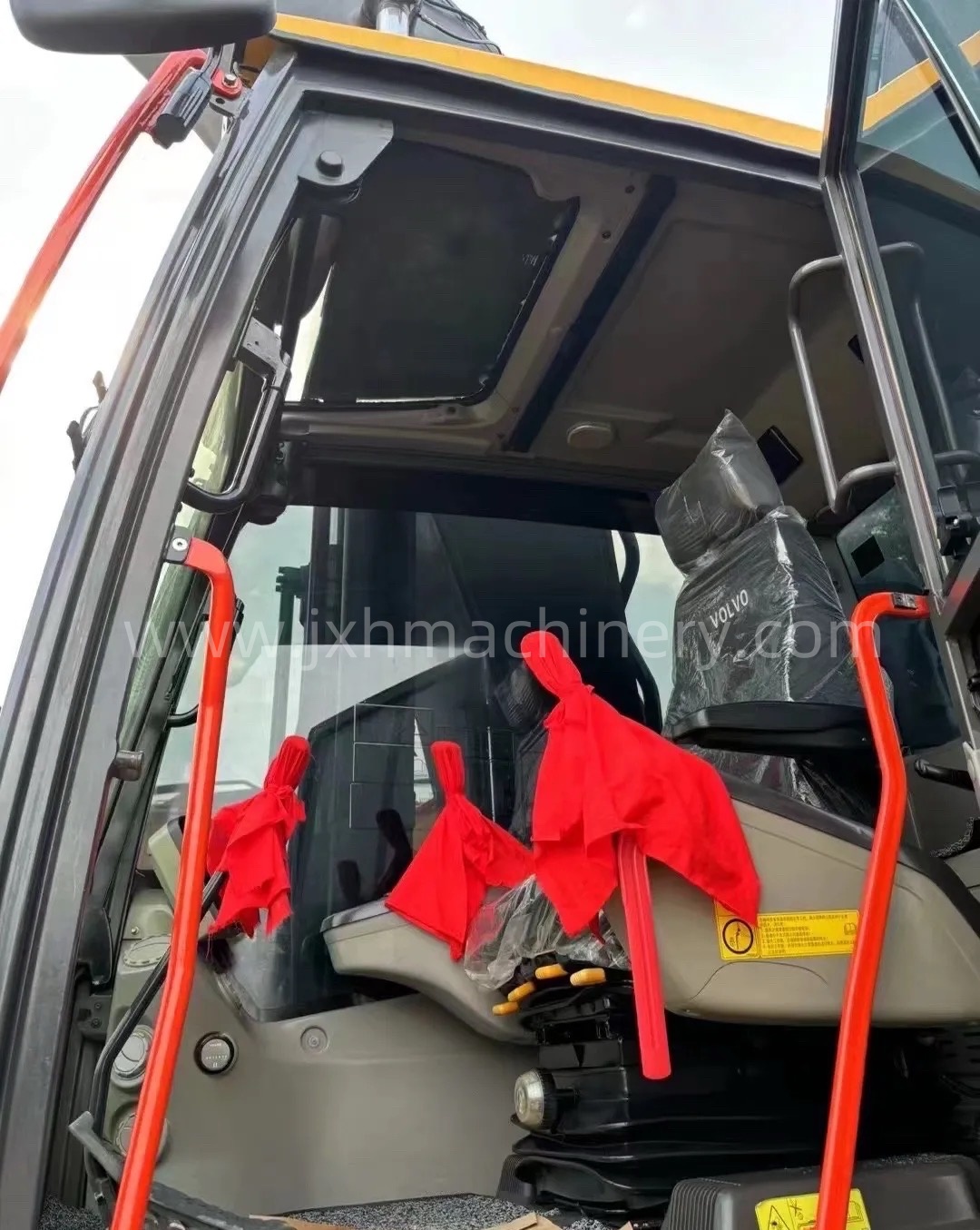 Volvo EC350D - Image 6