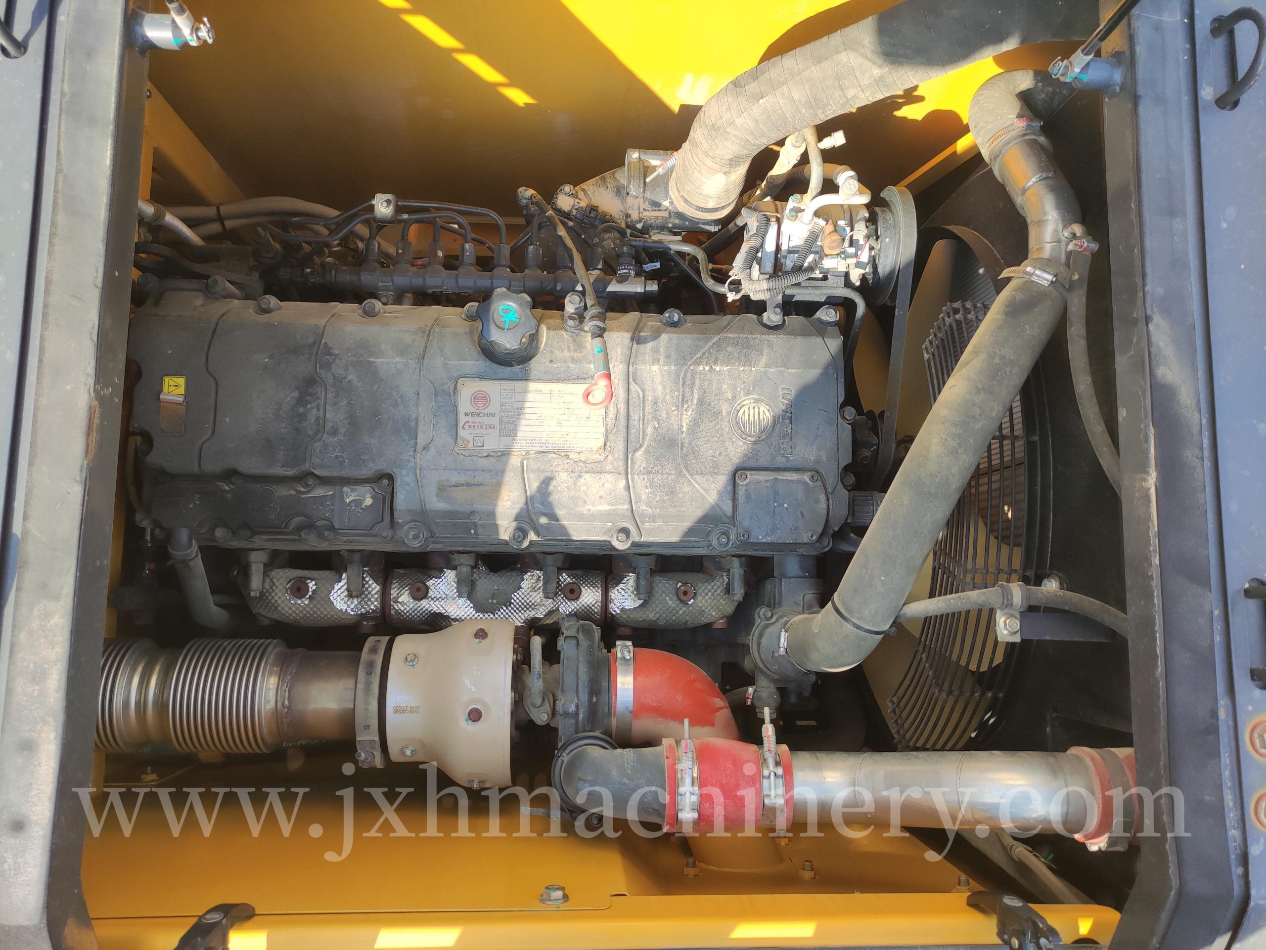 Shantui SE215 Excavator - Image 6