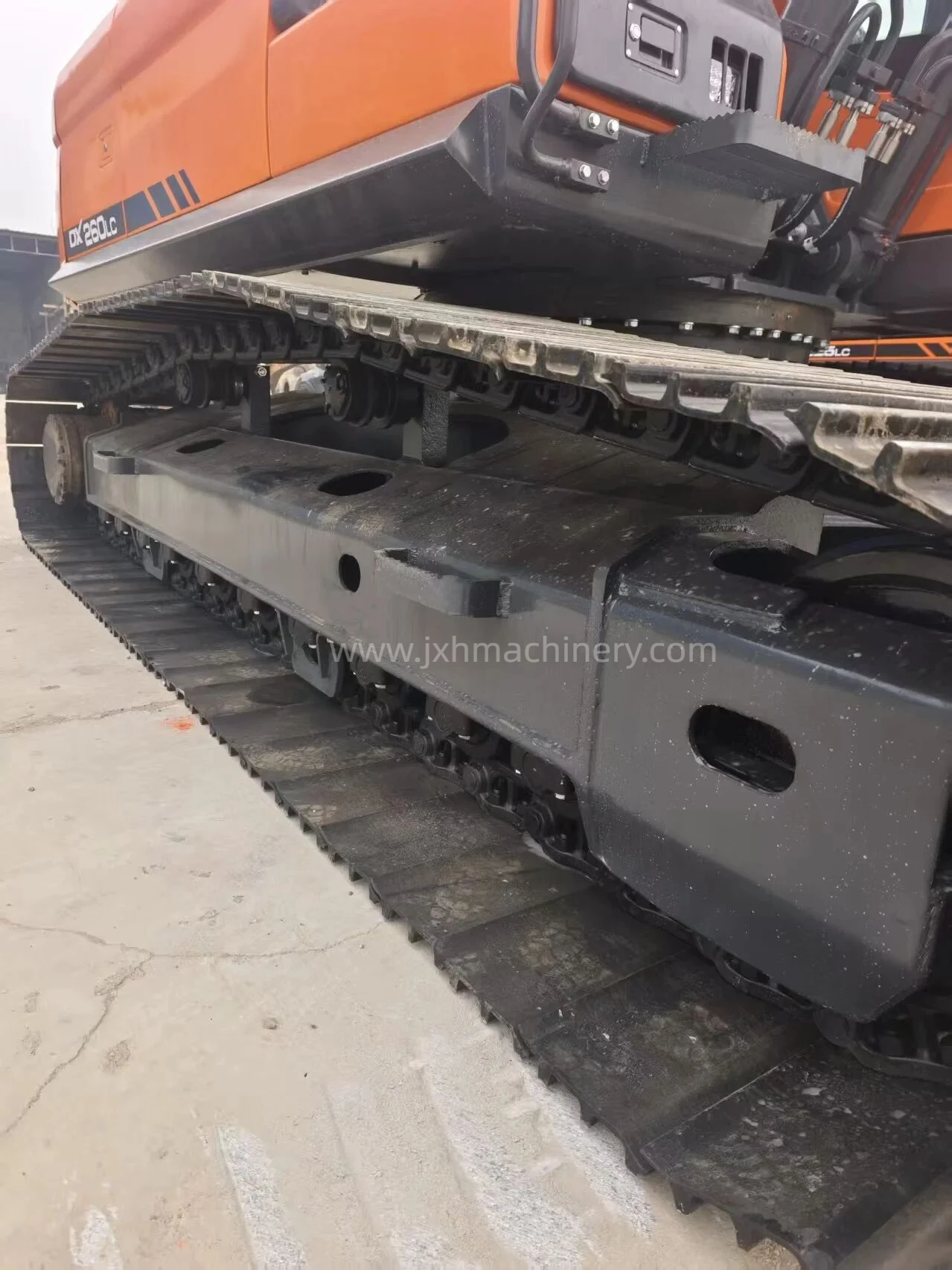 Doosan 260 Crawler Excavator - Image 5