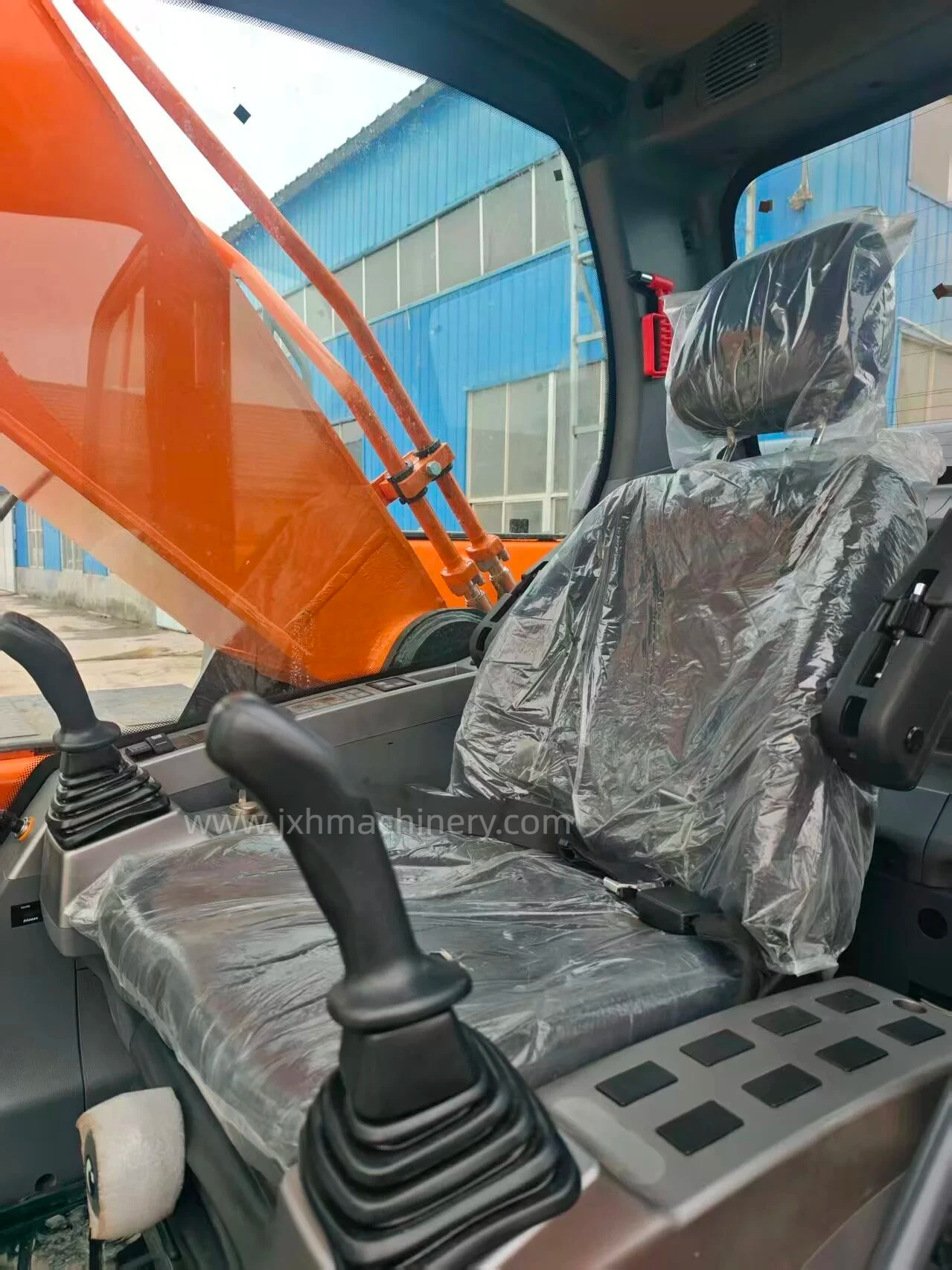 Doosan 260 Crawler Excavator - Image 6